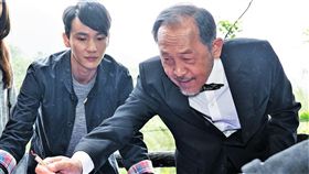 高齡70歲的小戽斗演起戲來不含糊，他坦言體力有差但還行只是會打瞌睡。（圖／威視電影提供）
