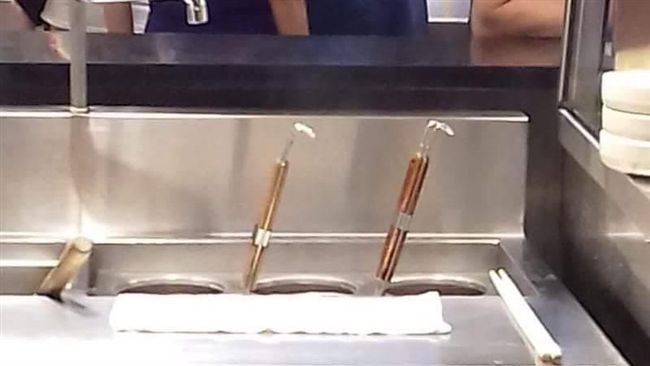 孩子放滾燙煮麵台　恐龍媽行徑他嚇呆