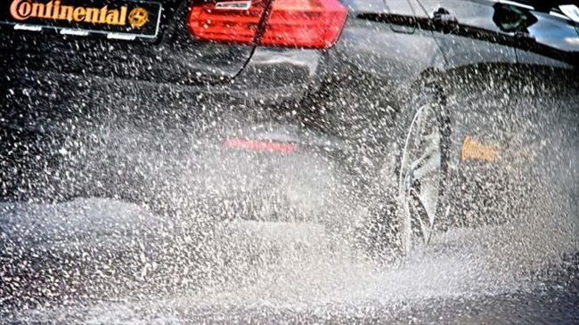 迎接雨季到來　必學安全開車10秘訣
