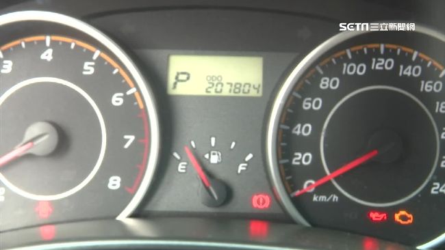 動手腳？車主質疑二手車行刪減里程數