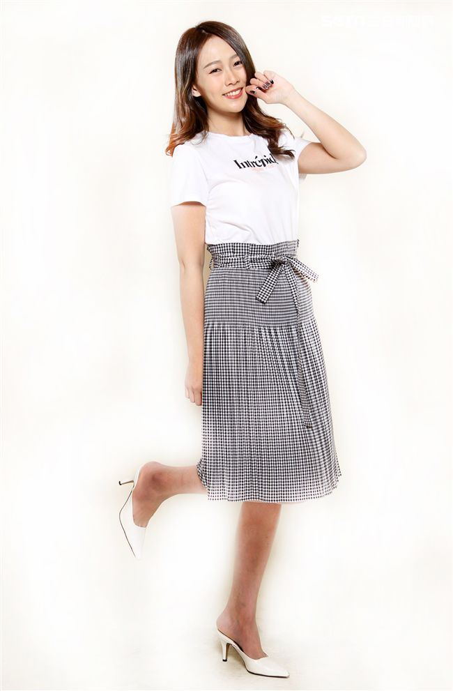 性感正妹牟靜婷（牟阿牛）。（記者邱榮吉/攝影）