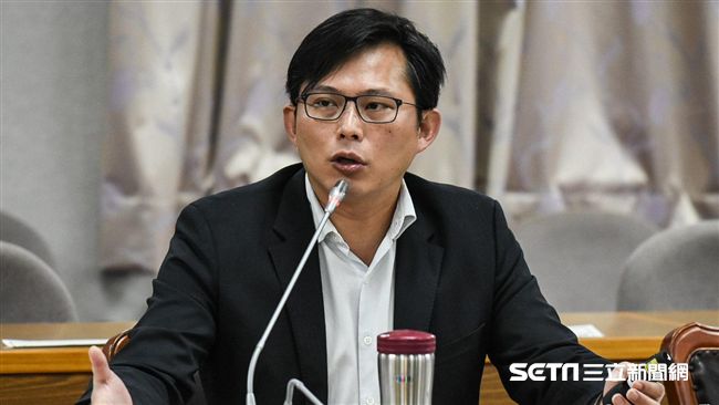 批連戰舔中　黃國昌：有目共睹的唾棄