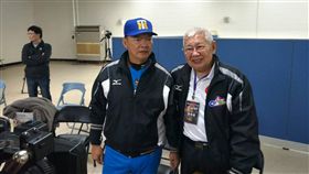 ▲林仲秋到貴賓室向林信彰致意。（圖／記者林辰彥攝影）