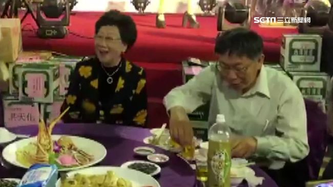 尷尬！柯P跑攤強碰呂秀蓮、姚文智