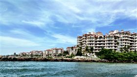 費雪島（Fisher Island）
https://www.flickr.com/photos/miamism/9647348698/in/photolist-fGvbEf-FkFuyN-YUwGRo-9Tg1s5-6fGbBH-cVy88W-muGqsU-pCrKrs-YUCZrf-YUwJdG-ZWzMnE-efu3dm-RuE6Ry-86388s-4ykEgR-qaawX4-caFGb1-