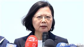 總統蔡英文（13日）赴蘇澳海軍基地，登艦出海視導國軍操演。（記者邱榮吉/蘇澳拍攝）