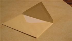 信件
https://www.flickr.com/photos/thecampbell/337576864/in/photolist-vQaQL-zE2xfU-9eUvsn-7rA2ry-aQENP-7gchpn-9UCY9N-6AQsmD-e8i7D3-e8i9fL-7ABucX-6AUCcw-6jqtDD-moB5pe-7dmeu8-54xjJy-7tCY71-e8i8rN-Fr1iz1-7