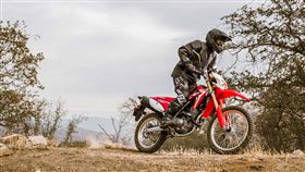 車訊網／避震器強化特輯連載(3/13) 彈簧一直回彈怎麼辦？減震筒的作用這時後就看出來了