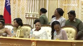 JK小英抵史國0600