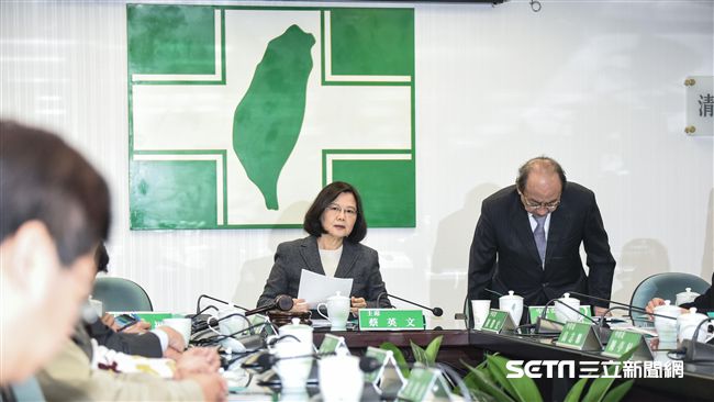 勞基法遭批　蔡英文：我們也很痛苦