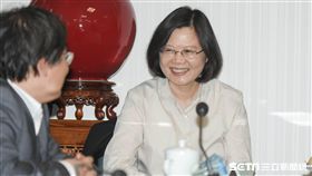 民進黨黨主席蔡英文主持中常會　圖／記者林敬旻攝