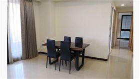 台中豪宅免租金！？男屋主找25歲以下單身女一起網創