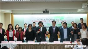全台19個醫事團體今（18）日召開聯合國際記者會齊聲喊話，呼籲希望今年WHA大會也能邀請台灣與會。（圖／中華民國醫師公會全國聯合會提供）