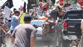 ［翻攝自《每日進步報》　http://www.dailyprogress.com/news/local/former-progress-photographer-wins-pulitzer-for-aug-coverage/article_b8361f30-41aa-11e8-a418-b326f3bc600b.html］