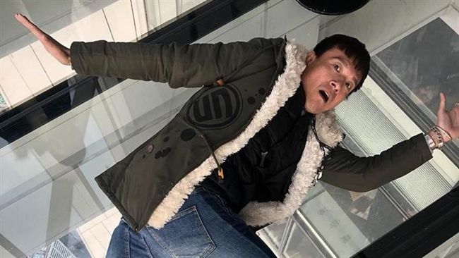 扭不開瓶蓋？弱雞小鐘狂舉啞鈴變猛男