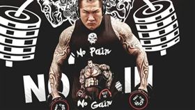 「館長」陳之漢近來爭議不斷，才因直播時抽菸和網友槓上，被對方告上法庭，最近又遭網友在匿名粉專爆料，質疑陳之漢是「慣老闆」，讓他相當不滿，特地開直播怒批匿名爆料文化。