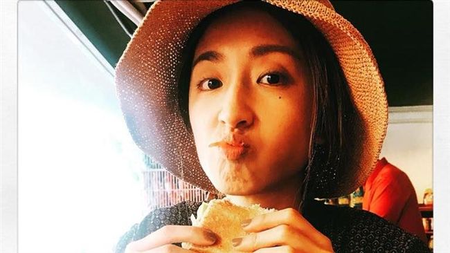 坤達PO老婆猙獰吃相　告白自然最美