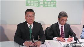 行政院發言人徐國勇、副發言人丁允恭。（圖／記者盧素梅攝）