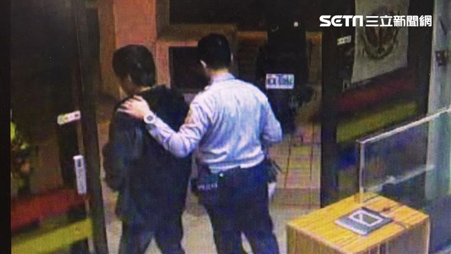 孽子拿白包繳罰金　口袋掉毒品吞下肚
