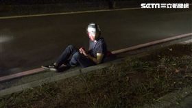 驚悚自摔滑行 背部削掉一層皮