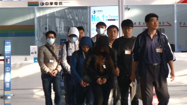 詐騙集團波蘭返台！飛機上竟調戲空姐