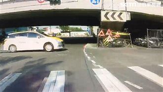悚！重機撞小黃慘死　撞擊畫面曝光
