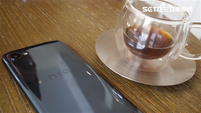 HTC中階機　Desrie12登場