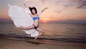 Nikita自稱前世是仙女，要男星快追她。(圖/翻攝自舒子晨臉書)