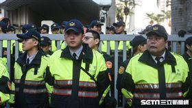 反年改團體27日立法院外衝突抗議 圖／記者林敬旻攝