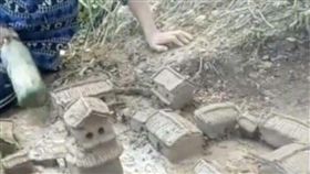 大陸,四川,泥巴,男童,父母,建築,天份　圖／翻攝自微博