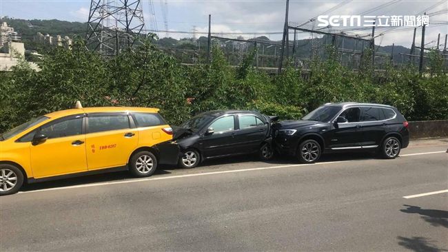 車上有「蛾！」三寶媽護兒這麼做GG
