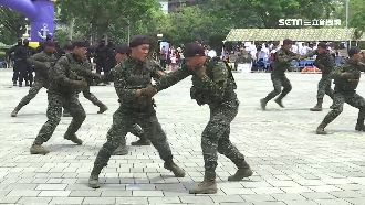 海陸表演耀軍魂　高中儀隊上場耍花槍