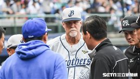 中信兄弟總教練史耐德。 （圖／記者林敬旻攝）