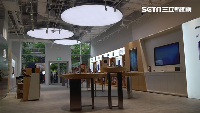 三星體驗館重開！三創手機品牌戰開打