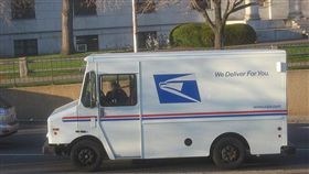 美國郵差駕駛搬運車送信。（圖／翻攝維基百科）
