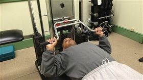 臥推、健身、重訓、槓鈴、舉重、胸肌、練胸（圖／Pixabay）