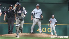 中信陳琥因傷退場。（圖／記者王怡翔攝）