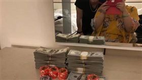 男友私吞50萬美元賭金_紐約郵報
https://nypost.com/2018/04/21/boyfriend-took-exs-500k-casino-winnings-and-upgraded-suit/