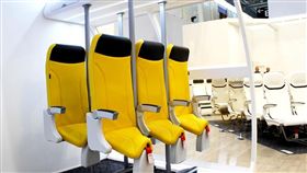Aviointeriors於飛機內裝展推出「直立式座椅」，讓旅客站著飛行。（圖／翻攝自Aviointeriors）