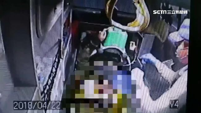 疑酒駕自撞貨車　女騎士卡車底不治