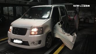 傻眼！機械車位還有人　移動夾爛車門