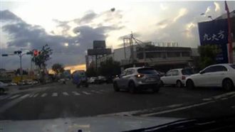 無政府狀態？三寶狂違規　網友看傻眼