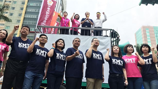 藍委也不服從　杯葛三讀法案聲援陳抗