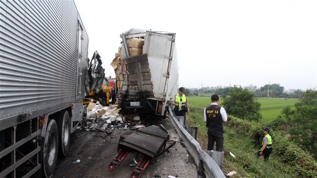 鄭運鵬：葉毓蘭請向國道警察道歉