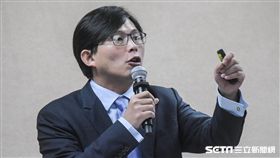 時代力量立委黃國昌於國防及外交委員會質詢 圖／記者林敬旻攝