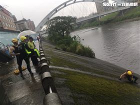 新北市,新店,景美溪,大雨,溪水,暴漲,受困