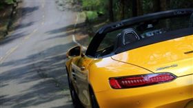 [影音]開篷+性能 二種享受一次滿足 Mercedes AMG GT 車訊網