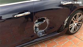 軍車PK.海神車門破洞 網友:不用退伍了