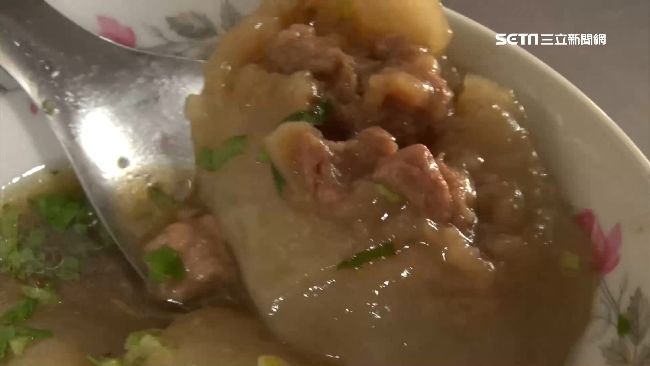 全台肉圓大PK　這家吃涼的還加奶油