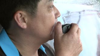 長途開車怎麼提神？大車司機花招百出